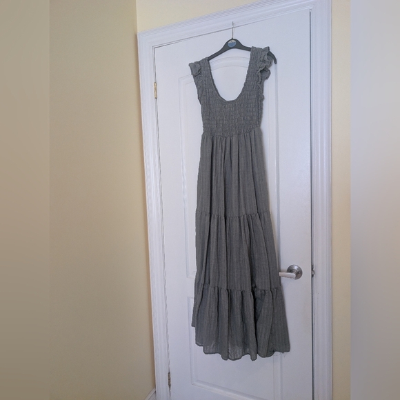 Dresses & Skirts - Green Maxi Dress  Penelope Rose Size Medium